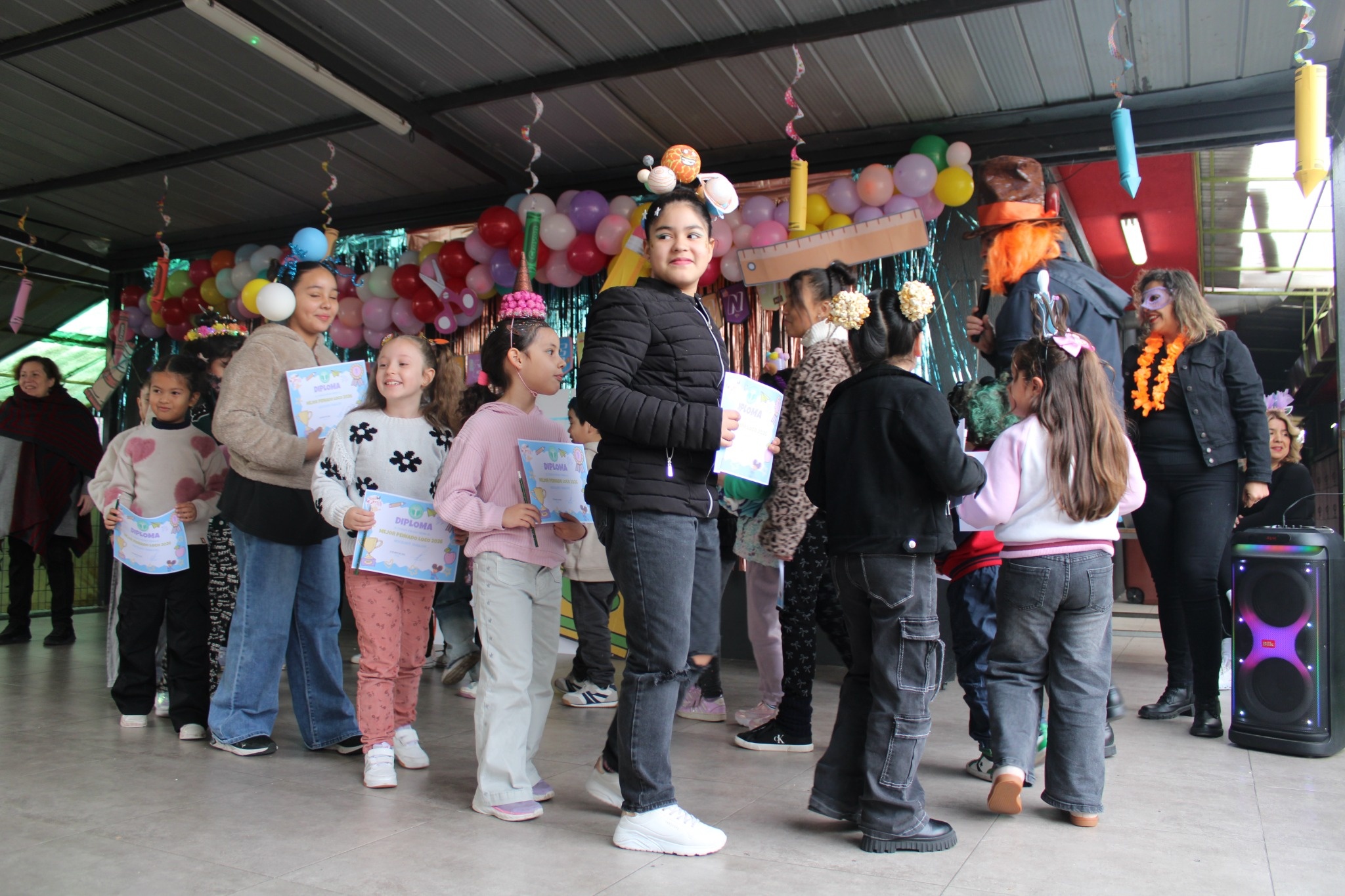 Concurso del “Peinado Más Loco” destacó la creatividad de los estudiantes